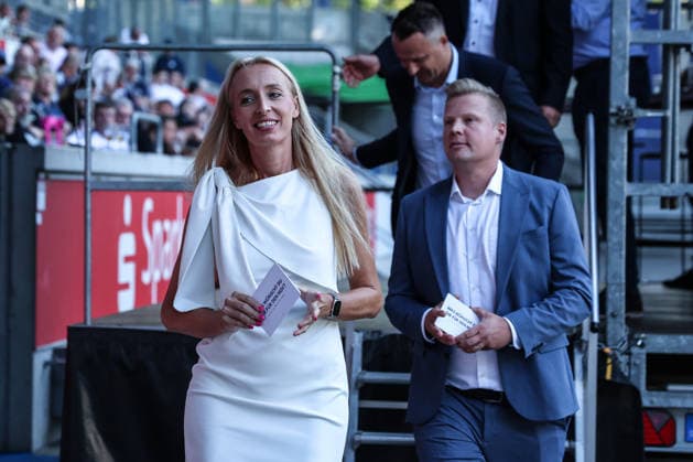 Fussball, 3.Liga Saison 2026 2027 Außerordentliche Mitgliederversammlung MSV Duisburg 16.07.2026, schauinsland-reisen-arena Diana Leenen (Team Paradis) Duisburg schauinsland-reisen-arena Nordrhein-Westfalen Deutschland *** Sports, Soccer, 3rd Division, 2026–2027 Season; MSV Duisburg Extraordinary General Meeting, July 16, 2026; Schauinsland Reisen Arena; Diana Leenen; Team Paradis Duisburg; Schauinsland Reisen Arena; North Rhine-Westphalia, Germany