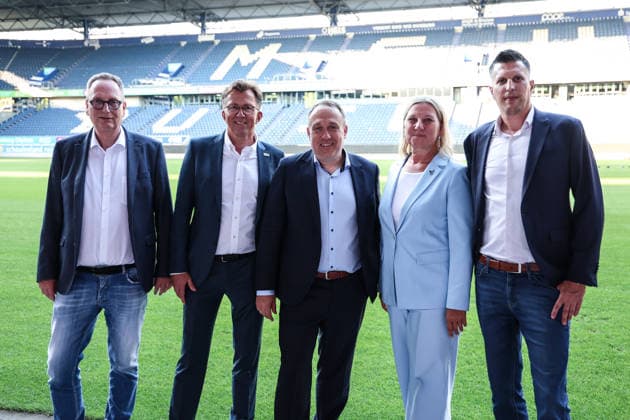 Fussball, 3.Liga Saison 2026 2027 Außerordentliche Mitgliederversammlung MSV Duisburg 16.07.2026, schauinsland-reisen-arena Team Verantwortung Dirk Recke, Ralf Raddue, Dirk Broska, Veronika Hentschel-Grontzki, Thorsten Immel Duisburg schauinsland-reisen-arena Nordrhein-Westfalen Deutschland *** Sports, Soccer, 3rd Division Season 2026–2027 Extraordinary General Meeting of MSV Duisburg, July 16, 2026; schauinsland reisen arena Team Leadership: Dirk Recke, Ralf Raddue, Dirk Broska, Veronika Hentschel Grontzki, Thorsten Immel, Duisburg, schauinsland Reisen Arena, North Rhine-Westphalia, Germany