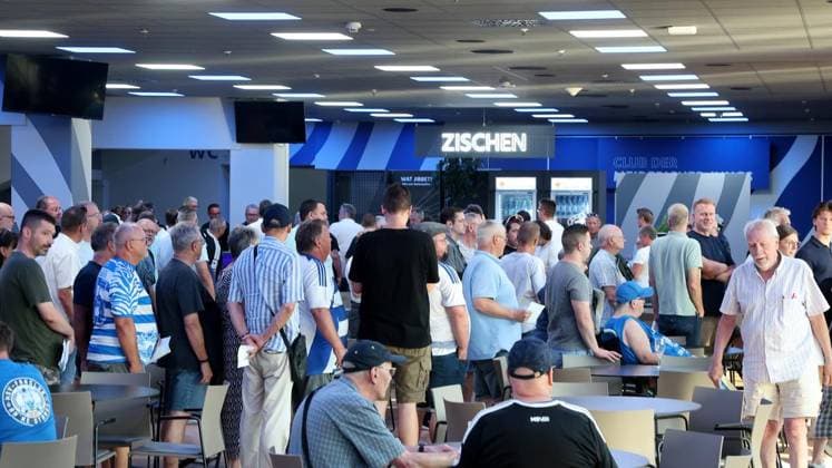 MSV Duisburg Mitgliederversammlung in der Schauinslandreisen-Arena in Duisburg ** NUR FÜR REDAKTIONELLE ZWECKE ** EDITORIAL USE ONLY **<p>MSV Duisburg Mitgliederversammlung am Donnerstag den 16.Juli 2026 in der Schauinslandreisen-Arena in Duisburg Foto : Frank Oppitz FUNKE Foto Services< p> Deutschland NRW Duisburg Copyright: FrankxOppitz *** MSV Duisburg General Meeting at the Schauinslandreisen Arena in Duisburg ** FOR EDITORIAL USE ONLY ** EDITORIAL USE ONLY ** p MSV Duisburg General Meeting on Thursday, July 16, 2026, at the Schauinslandreisen Arena in Duisburg Photo by Frank Oppitz, FUNKE Photo Services p Sport Germany, North Rhine-Westphalia, Duisburg Copyright FrankxOppitz Copyright: FrankxOppitz doc86qtimqmz291clrrxtoa ,EDITORIAL USE ONLY
