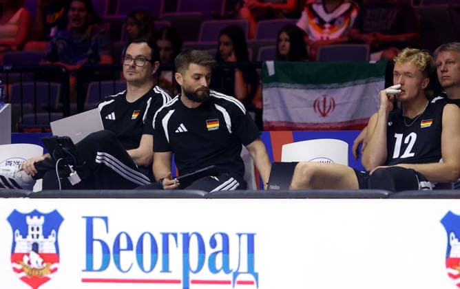 16.07.2026 Belgrade(Serbia) Iran-Germany Nations League Men s Volleyball Thomas Ranner(L) Co-Trainer,Francesco Petrella(2L) Co-Trainer,Anton Brehme(4L),Dr.Karsten Holland(R) Germany :