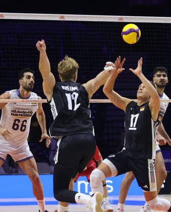 16.07.2026 Belgrade(Serbia) Iran-Germany Nations League Men s Volleyball Seyed Eisa Naseri Chenari(L) Iran ,Jan Zimmermann (R) Germany :