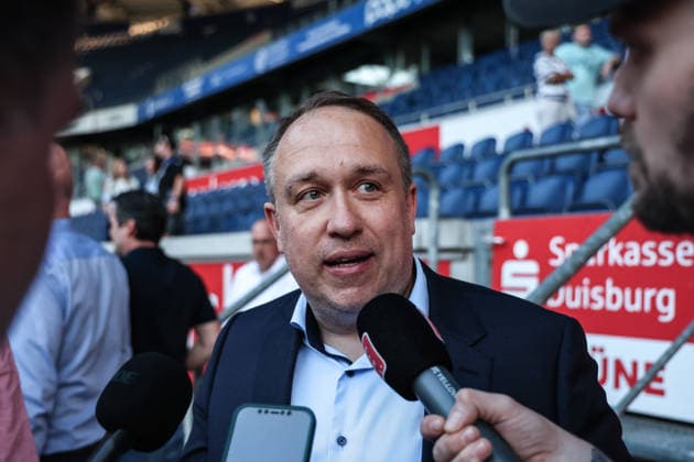 Fussball, 3.Liga Saison 2026 2027 Außerordentliche Mitgliederversammlung MSV Duisburg 16.07.2026, schauinsland-reisen-arena Dirk Broska (Vorstandsvorsitzender MSV Duisburg) im Interview Duisburg schauinsland-reisen-arena Nordrhein-Westfalen Deutschland *** Sports, Soccer, 3rd Division Season 2026–2027 MSV Duisburg Extraordinary General Meeting July 16, 2026, Schauinsland Reisen Arena: Interview with Dirk Broska, Chairman of the Board of MSV Duisburg, Duisburg, Schauinsland Reisen Arena, North Rhine-Westphalia, Germany
