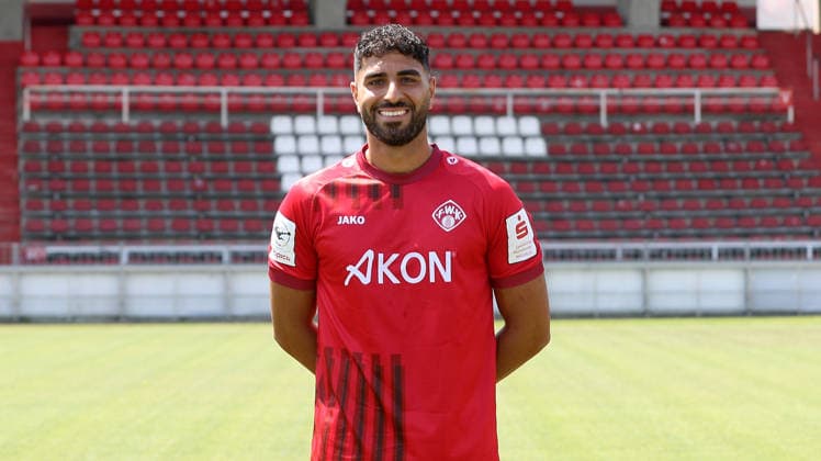 FC Würzburger Kickers; 3.Liga, Porträttermin 2026 2027, Ebrahim Farahnak (FC Würzburger Kickers); 3.Liga, Porträttermin 2026 2027 Würzburg AKON ARENA Bayern Deutschland *** FC Würzburger Kickers, 3rd Division, Photo Shoot 2026–2027, Team Photo: Ebrahim Farahnak, FC Würzburger Kickers, 3rd Division, Photo Shoot 2026–2027, Würzburg, AKON ARENA, Bavaria, Germany