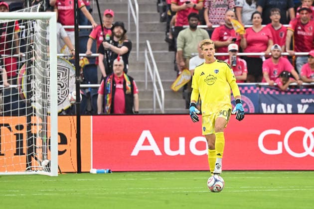 ST. LOUIS, MO - JULY 16: Stefan Cleveland (30) of the Sporting Kansas City stands with the ball during the MLS, Fussball Herren, USA regular season match where St. Louis CITY SC hosted Sporting Kansas City on Thursday July 16th, 2026, at Energizer Park in St. Louis City, MO. (Photo by Rick Ulreich Icon Sportswire) SOCCER: JUL 16 MLS St. Louis CITY SC vs Sporting Kansas City EDITORIAL USE ONLY Icon26071602
