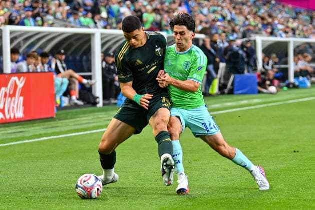 July 16, 2026: Seattle Sounders Midfielder Paul Rothrock (14) and Portland Timbers Forward Kevin Kelsy (19) battle for possession during the MLS, Fussball Herren, USA match between Seattle Sounders FC and Portland Timbers FC in Seattle, WA. CSM MLS Soccer 2026: JUL 16 Seattle Sounders FC Vs Portland Timbers FC  - ZUMAc04_ 20260716_zma_c04_145 Copyright: xStevexFaberx