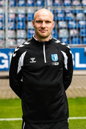 Co-Trainer Silvio Bankert, 1. FC Magdeburg - 2. Fussball Bundesliga Porträttermin 2. BL 2026 2027 offizieller Fototermin 1. FC Magdeburg in der Avnet Arena in Magdeburg - Porträt, Portrait, Einzelbild, Deutschland, Fussball, Maenner, GER, 16.07.2026 *** Assistant Coach Silvio Bankert, 1. FC Magdeburg, 2. Bundesliga, portrait session, 2026–2027 season, official photo shoot, 1. FC Magdeburg at the Avnet Arena in Magdeburg, portrait, single image, Germany, soccer, Men, GER, July 16, 2026 Christian Schroedter
