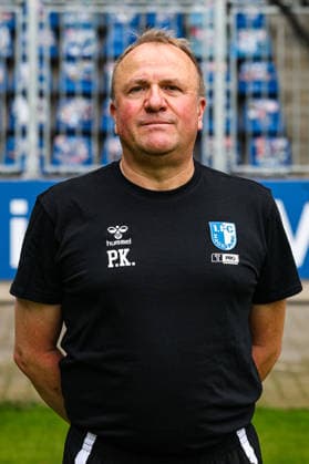 Mannschaftsarzt Dr. Patrick Klein, 1. FC Magdeburg - 2. Fussball Bundesliga Porträttermin 2. BL 2026 2027 offizieller Fototermin 1. FC Magdeburg in der Avnet Arena in Magdeburg - Porträt, Portrait, Einzelbild, Deutschland, Fussball, Maenner, GER, 16.07.2026 *** Team Doctor Dr. Patrick Klein, 1. FC Magdeburg, German Bundesliga, portrait session, 2026–2027 season, official photo shoot, 1. FC Magdeburg at the Avnet Arena in Magdeburg, portrait, individual photo, Germany, soccer, Men, GER, July 16, 2026 Christian Schroedter