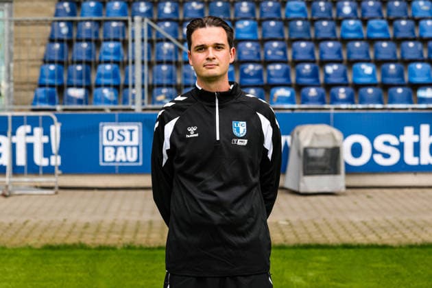 Teammanager Charles Marcus, 1. FC Magdeburg - 2. Fussball Bundesliga Porträttermin 2. BL 2026 2027 offizieller Fototermin 1. FC Magdeburg in der Avnet Arena in Magdeburg - Porträt, Portrait, Einzelbild, Deutschland, Fussball, Maenner, GER, 16.07.2026 *** Team Manager Charles Marcus, 1. FC Magdeburg, 2. Bundesliga, Portrait Session, 2026–2027 Season, Official Photo Session, 1. FC Magdeburg at the Avnet Arena in Magdeburg, Portrait, Individual Photo, Germany, Soccer, Men, GER, July 16, 2026 Christian Schroedter