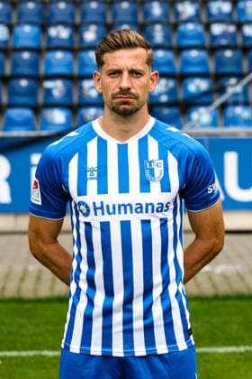 Alexander Nollenberger, 1. FC Magdeburg - 2. Fussball Bundesliga Porträttermin 2. BL 2026 2027 offizieller Fototermin 1. FC Magdeburg in der Avnet Arena in Magdeburg - Porträt, Portrait, Einzelbild, Deutschland, Fussball, Maenner, GER, 16.07.2026 *** Alexander Nollenberger, 1. FC Magdeburg, 2. Bundesliga, portrait session, 2026–2027 season, official photo shoot for 1. FC Magdeburg at the Avnet Arena in Magdeburg, portrait, individual photo, Germany, soccer, Men, GER, July 16, 2026 Christian Schroedter
