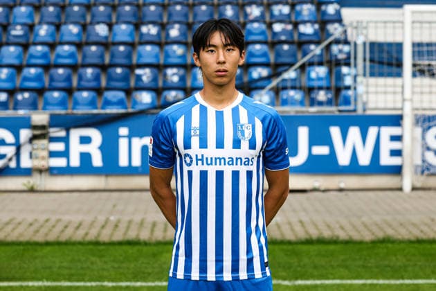 Chunghyun Lee 1. FC Magdeburg - 2. Fussball Bundesliga Porträttermin 2. BL 2026 2027 offizieller Fototermin 1. FC Magdeburg in der Avnet Arena in Magdeburg - Porträt, Portrait, Einzelbild, Deutschland, Fussball, Maenner, GER, 16.07.2026 *** Chunghyun Lee, 1. FC Magdeburg, 2. Bundesliga, portrait session, 2026–2027 season, official photo shoot, 1. FC Magdeburg at the Avnet Arena in Magdeburg, portrait, individual photo, Germany, soccer, Men, GER, July 16, 2026 Christian Schroedter