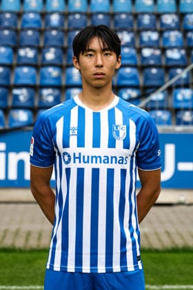 Chunghyun Lee 1. FC Magdeburg - 2. Fussball Bundesliga Porträttermin 2. BL 2026 2027 offizieller Fototermin 1. FC Magdeburg in der Avnet Arena in Magdeburg - Porträt, Portrait, Einzelbild, Deutschland, Fussball, Maenner, GER, 16.07.2026 *** Chunghyun Lee, 1. FC Magdeburg, 2. Bundesliga, portrait session, 2026–2027 season, official photo shoot, 1. FC Magdeburg at the Avnet Arena in Magdeburg, portrait, individual photo, Germany, soccer, Men, GER, July 16, 2026 Christian Schroedter