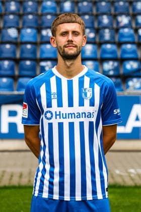 Torben Müssel, 1. FC Magdeburg - 2. Fussball Bundesliga Porträttermin 2. BL 2026 2027 offizieller Fototermin 1. FC Magdeburg in der Avnet Arena in Magdeburg - Porträt, Portrait, Einzelbild, Deutschland, Fussball, Maenner, GER, 16.07.2026 *** Torben Müssel, 1. FC Magdeburg, 2. Bundesliga, portrait session, 2026–2027 season, official photo shoot for 1. FC Magdeburg at the Avnet Arena in Magdeburg, portrait, single image, Germany, soccer, Men, GER, July 16, 2026 Christian Schroedter