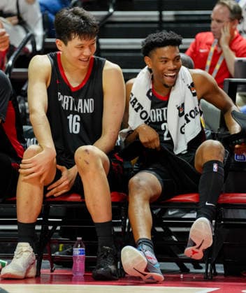 (260717) -- LAS VEGAS, July 17, 2026 -- Yang Hansen (L) of Portland Trail Blazers communicates with his teammate during the match between Portland Trail Blazers and Denver Nuggets at the 2026 NBA, Basketball Herren, USA Summer League in Las Vegas, the United States, July 16, 2026. (Photo by Xinhua) (SP)U.S.-LAS VEGAS-BASKETBALL-NBA SUMMER LEAGUE-TRAIL BLAZERS VS NUGGETS SunxYuxuan 
