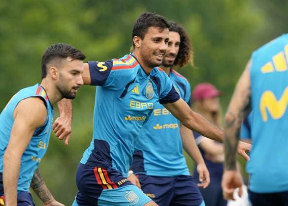 Football: 2026 World Cup Spain players practice in East Hanover, New Jersey, on July 16, 2026, ahead of the football World Cup final against Argentina on July 19.  A14AA0005623510P