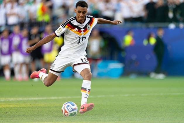FIFA World Cup, WM, Weltmeisterschaft, Fussball 2026: Germany Vs Paraguay JUN 29 June 29, 2026; Foxborough, Massachusetts, USA; Germany midfielder Jamal Musiala (10) takes a penalty kick during a shootout in a FIFA World Cup 2026 Round of 32 match between Germany and Paraguay at Boston Stadium. (c) Burt Granofsky CSM (Credit Image: Â Burt Granofsky Cal Media) EDITORIAL USE ONLY Copyright: xx ZUMA-20260629_zma_c04_043.jpg BurtxGranofskyx csmphotothree501595