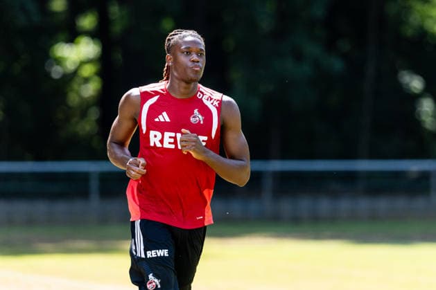 COLOGNE, GERMANY - JULY 16: Elias Bakatukanda (1. FC Koeln) training individually with Leif Frach (Athletics Coach 1. FC Koeln) during a training session of season 2026 27 at Geissbockheim on July 16, 2026 in Cologne, Germany. North Rhine Westphalia Germany Copyright: xSteffiexWunderlx