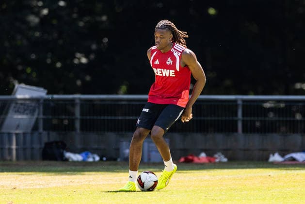 COLOGNE, GERMANY - JULY 16: Elias Bakatukanda (1. FC Koeln) training individually with Leif Frach (Athletics Coach 1. FC Koeln) during a training session of season 2026 27 at Geissbockheim on July 16, 2026 in Cologne, Germany. North Rhine Westphalia Germany Copyright: xSteffiexWunderlx
