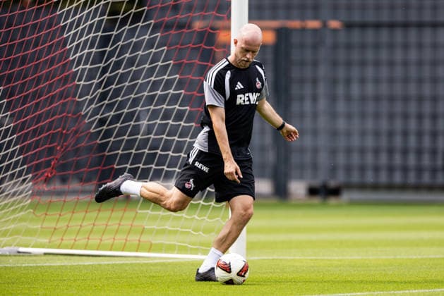 COLOGNE, GERMANY - JULY 17: Rene Wagner (Head Coach 1. FC Koeln) controls the ball during a training session of season 2026 27 at Geissbockheim on July 17, 2026 in Cologne, Germany. North Rhine Westphalia Germany Copyright: xSteffiexWunderlx