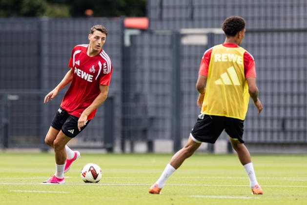 COLOGNE, GERMANY - JULY 17: Malek El Mala (1. FC Koeln, 19) controls the ball during a training session of season 2026 27 at Geissbockheim on July 17, 2026 in Cologne, Germany. North Rhine Westphalia Germany Copyright: xSteffiexWunderlx