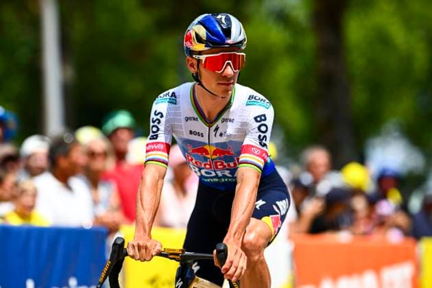 Tour de France 2026 Stage 13 BELFORT, FRANCE - JULY 17 : Evenepoel Remco (BEL) of Red Bull BORA Hansgrohe before the start of the race during stage 13 of the 113rd edition of Tour de France an UCI World Tour 2.UWT cycling road race stage for Men Elite of 205 km with start in Dole and finish in Belfort on July 17, 2026 in Belfort, France, 17 07 2026 Belfort France  Copyright: xGvgx