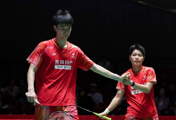 (260717) -- TOKYO, July 17, 2026 -- Feng Yanzhe (L) and Huang Dongping celebrate scoring during the mixed doubles quarterfinal match between Feng Yanzhe Huang Dongping of China and Ye Hong-wei Nicole Gonzales Chan of Chinese Taipei at the Japan Badminton Open 2026 in Tokyo, Japan, July 17, 2026. ) (SP)JAPAN-TOKYO-BADMINTON-JAPAN OPEN 2026-MIXED DOUBLES-QUARTERFINALS YuexChenxing 
