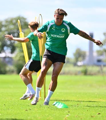 18.07.2026 - Fussball - 2. Bundesliga - Saison 2026 2027 - SpVgg Greuther Fürth Fuerth - Trainingslager Bad Wörishofen - - xwoxzix - Felix Klaus (30, SpVgg Greuther Fürth ) *** July 18, 2026 Soccer 2. Bundesliga 2026–2027 Season SpVgg Greuther Fürth Fürth Training Camp in Bad Wörishofen xwoxzix Felix Klaus 30, SpVgg Greuther Fürth