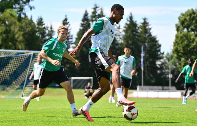 18.07.2026 - Fussball - 2. Bundesliga - Saison 2026 2027 - SpVgg Greuther Fürth Fuerth - Trainingslager Bad Wörishofen - - xwoxzix - Philipp Müller (36, SpVgg Greuther Fürth ) Sacha Banse Bansé (6, SpVgg Greuther Fürth ) *** July 18, 2026 Soccer 2. Bundesliga 2026–2027 Season SpVgg Greuther Fürth Fürth Training Camp in Bad Wörishofen xwoxzix Philipp Müller 36, SpVgg Greuther Fürth Sacha Banse Bansé 6, SpVgg Greuther Fürth
