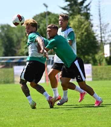 18.07.2026 - Fussball - 2. Bundesliga - Saison 2026 2027 - SpVgg Greuther Fürth Fuerth - Trainingslager Bad Wörishofen - - xwoxzix - Ole Pohlmann (10, SpVgg Greuther Fürth ) Jakob Krautkrämer (48, SpVgg Greuther Fürth ) - hinten Felix Klaus (30, SpVgg Greuther Fürth ) *** July 18, 2026 Soccer 2. Bundesliga 2026–2027 Season SpVgg Greuther Fürth Training Camp in Bad Wörishofen xwoxzix Ole Pohlmann 10, SpVgg Greuther Fürth Jakob Krautkrämer 48, SpVgg Greuther Fürth (back) Felix Klaus 30, SpVgg Greuther Fürth