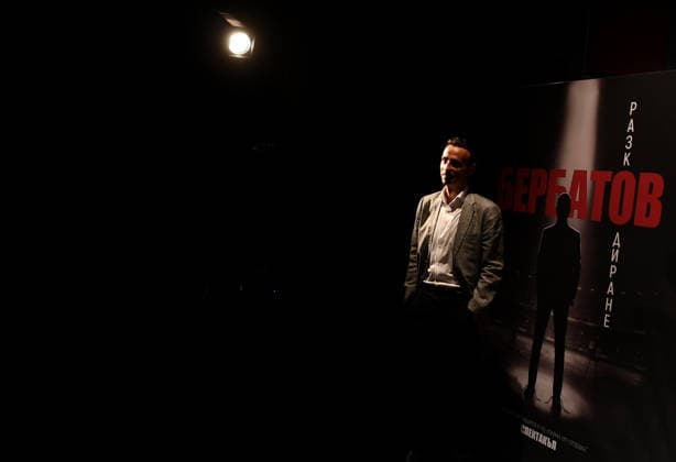 Dimitar Berbatov in the lead role in his own theater performance Former Manchester United, ManU footballer Dimitar Berbatov poses in front of the theater poster of the play Decoding in Sofia of Sofia, Bulgaria on 17 July, 2026. Dimitar Berbatov announced that he will take to the theater stage in the fall. He will play the lead role in his own original theater performance, through which he will take the audience beyond football to the difficult decisions, doubts, fear, ambition, character and the price of success. Sofia Bulgaria  Copyright: xMatrixxImagesx xVassilxDonevx