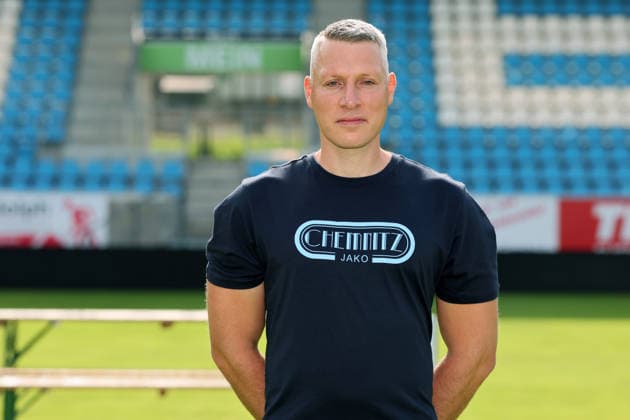Chemnitz - Teamfoto Regionalliga Nordost Athletiktrainer Sebastian Grihm, Chemnitzer FC; Regionalliga Nordost,Ê Porträttermin, 2026 2027, , Chemnitz, 17.07.2026, Stadion an der Gellertstraße, Fußball, Regionalliga Nordost, Nur für journalistische Zwecke. Only for editorial use! , *** Chemnitz Team Photo, Northeast Regional League, Athletic Trainer Sebastian Grihm, Chemnitzer FC, Northeast Regional League, Portrait Session, 2026–2027, , Chemnitz, July 17, 2026, Gellertstraße Stadium, soccer, Northeast Regional League, For editorial use only, Picture Point
