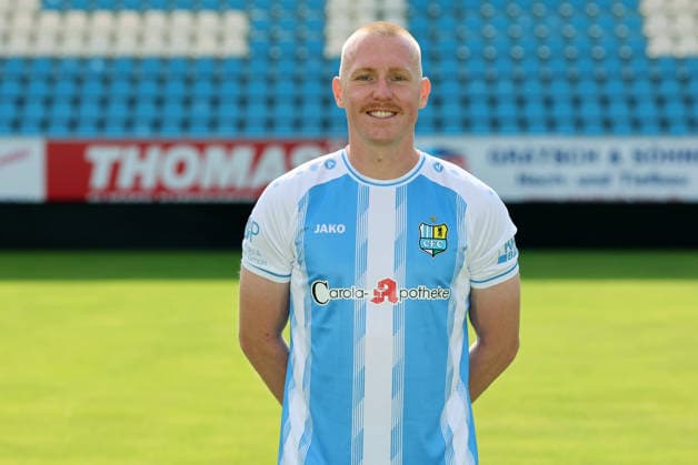 Chemnitz - Teamfoto Regionalliga Nordost Ron Berlinski (9, Chemnitz), Chemnitzer FC; Regionalliga Nordost,Ê Porträttermin, 2026 2027, , Chemnitz, 17.07.2026, Stadion an der Gellertstraße, Fußball, Regionalliga Nordost, Nur für journalistische Zwecke. Only for editorial use! , *** Chemnitz Team Photo, Northeast Regional League, Ron Berlinski 9, Chemnitz, Chemnitzer FC, Northeast Regional League, Portrait Session, 2026–2027, , Chemnitz, July 17, 2026, Gellertstraße Stadium, Soccer, Northeast Regional League, For editorial use only, Picture Point