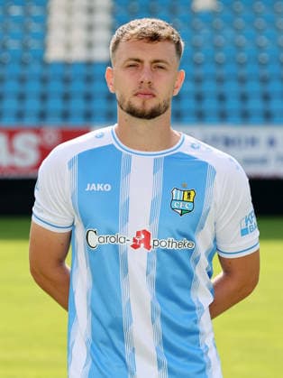 Chemnitz - Teamfoto Regionalliga Nordost Justin Gröger Groeger (2, Chemnitz), Chemnitzer FC; Regionalliga Nordost,Ê Porträttermin, 2026 2027, , Chemnitz, 17.07.2026, Stadion an der Gellertstraße, Fußball, Regionalliga Nordost, Nur für journalistische Zwecke. Only for editorial use! , *** Chemnitz Team Photo, Northeast Regional League, Justin Gröger Groeger 2, Chemnitz, Chemnitzer FC, Northeast Regional League, portrait session, 2026–2027, , Chemnitz, July 17, 2026, Gellertstraße Stadium, soccer, Northeast Regional League, For editorial use only, Picture Point