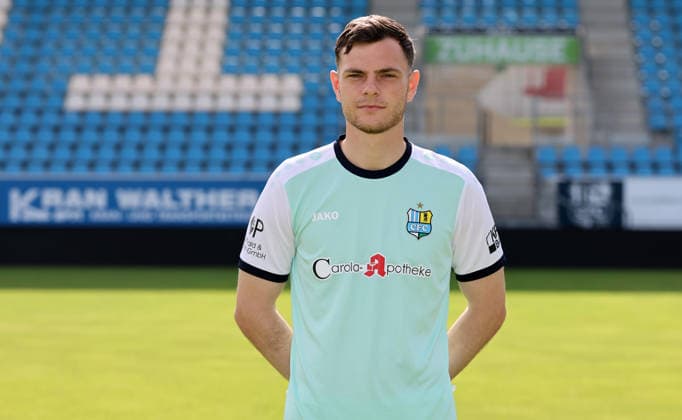 Chemnitz - Teamfoto Regionalliga Nordost Torhüter David Richter (1, Chemnitz), Chemnitzer FC; Regionalliga Nordost,Ê Porträttermin, 2026 2027, , Chemnitz, 17.07.2026, Stadion an der Gellertstraße, Fußball, Regionalliga Nordost, Nur für journalistische Zwecke. Only for editorial use! , *** Chemnitz Team Photo, Northeast Regional League, Goalkeeper David Richter 1, Chemnitz, Chemnitzer FC, Northeast Regional League, Portrait Session, 2026–2027, , Chemnitz, July 17, 2026, Gellertstraße Stadium, soccer, Northeast Regional League, For editorial use only, Picture Point
