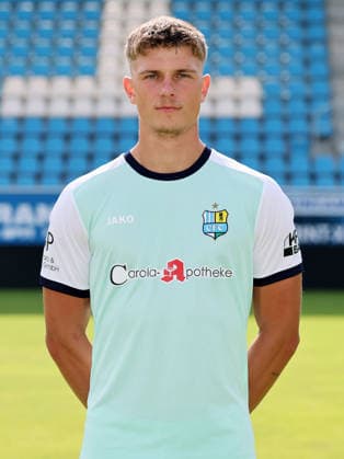 Chemnitz - Teamfoto Regionalliga Nordost Torhüter David Wunsch (22, Chemnitz), Chemnitzer FC; Regionalliga Nordost,Ê Porträttermin, 2026 2027, , Chemnitz, 17.07.2026, Stadion an der Gellertstraße, Fußball, Regionalliga Nordost, Nur für journalistische Zwecke. Only for editorial use! , *** Chemnitz Team Photo, Northeast Regional League, Goalkeeper David Wunsch, 22, Chemnitz, Chemnitzer FC, Northeast Regional League, Portrait Session, 2026–2027, , Chemnitz, July 17, 2026, Gellertstraße Stadium, soccer, Northeast Regional League, For editorial use only, Picture Point