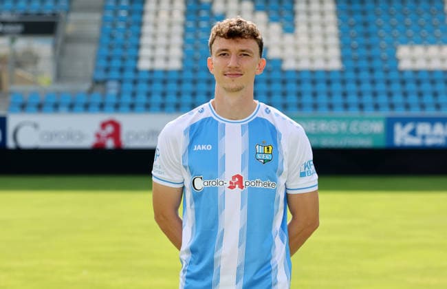 Chemnitz - Teamfoto Regionalliga Nordost David Vogt (11, Chemnitz), Chemnitzer FC; Regionalliga Nordost,Ê Porträttermin, 2026 2027, , Chemnitz, 17.07.2026, Stadion an der Gellertstraße, Fußball, Regionalliga Nordost, Nur für journalistische Zwecke. Only for editorial use! , *** Chemnitz Team Photo, Northeast Regional League, David Vogt 11, Chemnitz, Chemnitzer FC, Northeast Regional League, Portrait Session, 2026–2027, , Chemnitz, July 17, 2026, Gellertstraße Stadium, soccer, Northeast Regional League, For editorial use only, Picture Point