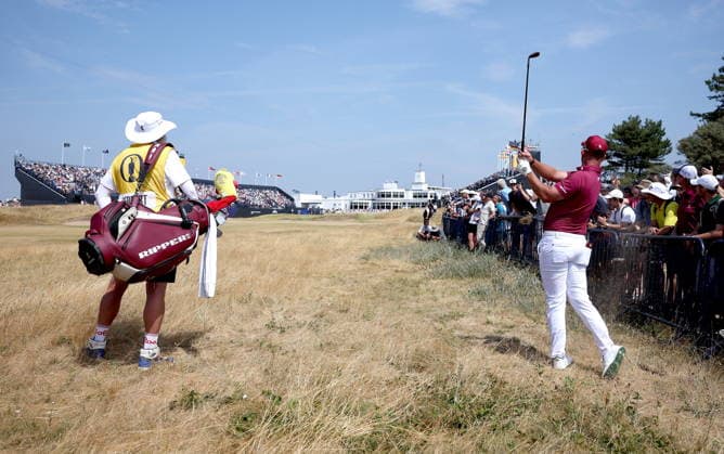 154th Open Golf Championships - Round 2 Lucas Herbert of Australia playing a shot from the rough on the 18th hole during Round 2 of the British Open Golf Championships at Royal Birkdale in Southport, Britain, 17 July 2026. SOUTHPORT UNITED KINGDOM  Copyright: xADAMxVAUGHANx