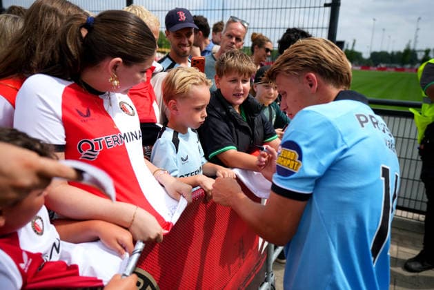 Friendly: Feyenoord Rotterdam v Royal Charleroi S.C. Rotterdam - Sem Steijn of Feyenoord Rotterdam during a friendly in preparation of the 2026 2027 season. The match is set between Feyenoord Rotterdam and Royal Charleroi S.C. at Nieuw Varkenoord on 17 July 2026 in Rotterdam, The Netherlands. Copyright: xYannickxVerhoevenx