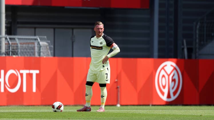 17.07.2026, xrekx, Fussball Testspiel, FSV Mainz 05 - 1.FC Kaiserslautern v.l. Marlon Ritter (1.FC Kaiserslautern) Anstoss (DFL DFB REGULATIONS PROHIBIT ANY USE OF PHOTOGRAPHS as IMAGE SEQUENCES and or QUASI-VIDEO) Mainz *** July 17, 2026, xrekx, Soccer Friendly Match, FSV Mainz 05 vs. 1. FC Kaiserslautern, Marlon Ritter (1. FC Kaiserslautern), Kickoff. DFL and DFB regulations prohibit any use of photographs as image sequences and or quasi-video. Mainz