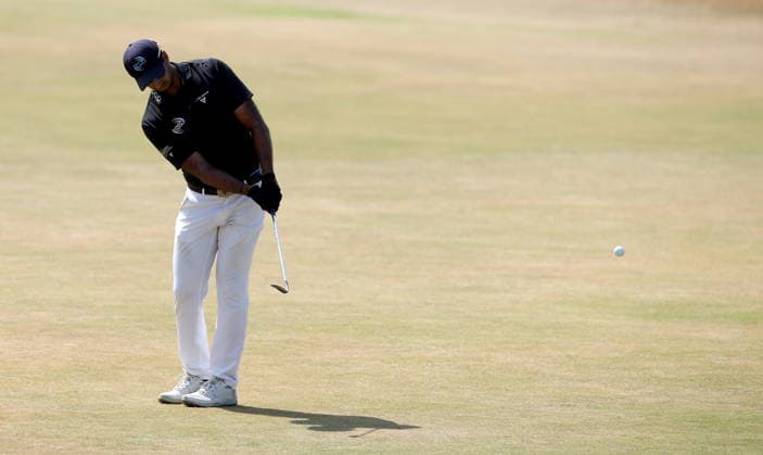 154th Open Golf Championships - Round 2 Aaron Rai of England chips the ball on the 18th hole during Round 2 of the British Open Golf Championships at Royal Birkdale in Southport, Britain, 17 July 2026. SOUTHPORT UNITED KINGDOM  Copyright: xADAMxVAUGHANx
