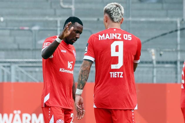 17.07.2026, xrekx, Fussball Testspiel, FSV Mainz 05 - 1.FC Kaiserslautern v.l. Torjubel nach dem Tor zum 2:0 celebrating the goal celebrate durch Sheraldo Becker (1. FSV Mainz 05) mit Phillip Tietz (1. FSV Mainz 05) (DFL DFB REGULATIONS PROHIBIT ANY USE OF PHOTOGRAPHS as IMAGE SEQUENCES and or QUASI-VIDEO) Mainz *** July 17, 2026, xrekx, Soccer Friendly Match, FSV Mainz 05 vs. 1. FC Kaiserslautern: Goal celebration after the 2–0 goal scored by Sheraldo Becker. 1. FSV Mainz 05 with Phillip Tietz. 1. FSV Mainz 05. DFL and DFB regulations prohibit any use of photographsRAPHS as IMAGE SEQUENCES and or QUASI-VIDEO Mainz