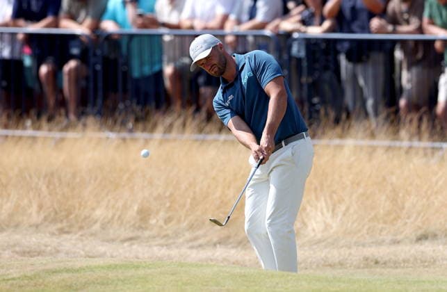 154th Open Golf Championships - Round 2 Wyndham Clark of the USA chips the ball on the 18th green during Round 2 of the British Open Golf Championships at Royal Birkdale in Southport, Britain, 17 July 2026. SOUTHPORT UNITED KINGDOM  Copyright: xADAMxVAUGHANx