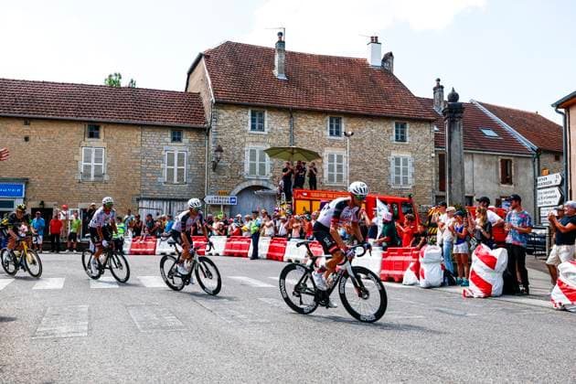 Tour de France 2026 Stage 13 BELFORT, FRANCE - JULY 17 : Grossschartner Felix (AUT) of UAE Team Emirates - XRG, Yates Adam (GBR) of UAE Team Emirates - XRG in action during stage 13 of the 113rd edition of Tour de France an UCI World Tour 2.UWT cycling road race stage for Men Elite of 205 km with start in Dole and finish in Belfort on July 17, 2026 in Belfort, France, 17 07 2026 Belfort France  Copyright: xLucaxBettinix
