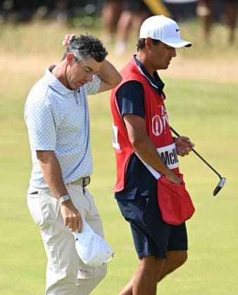 Rory McIlroy (NIR) looks a little dejected even though he makes the cut as he walks off the 18th green 154th Open Golf Championships, Royal Birkdale, Southport, UK - 17 Jul 2026Southport Royal Birkdale United Kingdom  Copyright: xGreigxCowie Shutterstockx 16988294cn