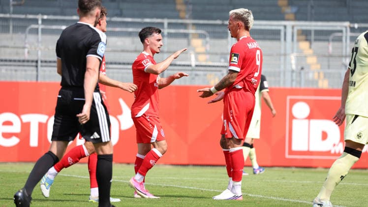 17.07.2026, xrekx, Fussball Testspiel, FSV Mainz 05 - 1.FC Kaiserslautern v.l. Torjubel nach dem Tor zum 3:0 celebrating the goal celebrate durch Paul Nebel (1. FSV Mainz 05) mit Phillip Tietz (1. FSV Mainz 05) (DFL DFB REGULATIONS PROHIBIT ANY USE OF PHOTOGRAPHS as IMAGE SEQUENCES and or QUASI-VIDEO) Mainz *** July 17, 2026, xrekx, Soccer Friendly Match, FSV Mainz 05 vs. 1. FC Kaiserslautern: Goal celebration after the 3–0 goal by Paul Nebel. 1. FSV Mainz 05 with Phillip Tietz. 1. FSV Mainz 05. DFL and DFB regulations prohibit any use of photographsRAPHS as IMAGE SEQUENCES and or QUASI-VIDEO Mainz