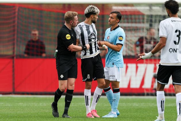 2026-07-17 Feyenoord v Sporting Charleroi - Pre Season Friendly ROTTERDAM, NETHERLANDS - JULY 17: Referee Alex Bos in discussion with Antoine Colassin of Sporting Charleroi, Mats Deijl of Feyenoord during the Pre Season Friendly match between Feyenoord and Sporting Charleroi at Sportcomplex Varkenoord on July 17, 2026 in Rotterdam, Netherlands. Rotterdam Sportcomplex Varkenoord Netherlands Content not available for redistribution in The Netherlands directly or indirectly through any third parties. Copyright: xHansxvanxderxValkx