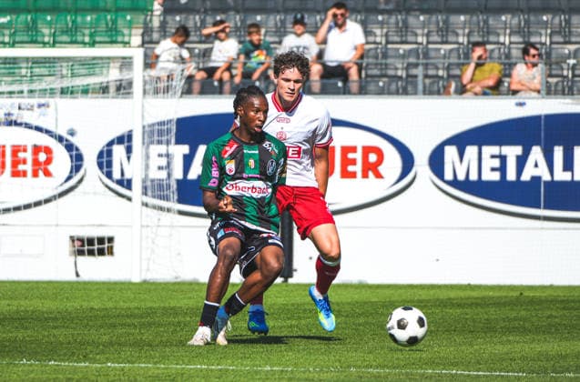 Fussball Österreich - 17.07.2026 - Internationales Testspiel - SV Oberbank Ried vs. Rot Weiss Essen - BWT x Oberösterreichische Arena (Ried, Österreich): Evan Eghosa Aisowieren *** Soccer Austria July 17, 2026 International Friendly: SV Oberbank Ried vs. Rot Weiss Essen BWT at the Oberösterreichische Arena in Ried, Austria Evan Eghosa Aisowieren Copyright: xLukasxBierederx