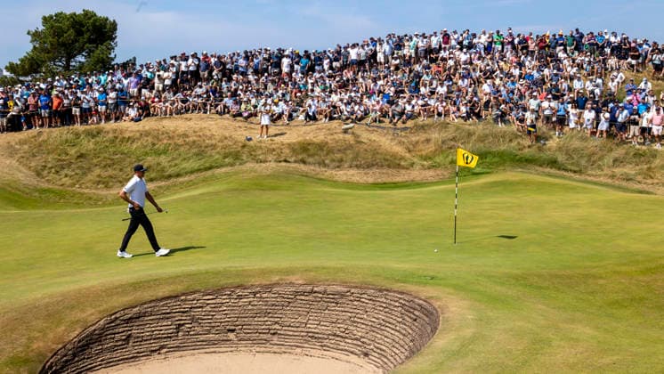 SOUTHPORT, ENGLAND 20260717 Ludvig Aberg under tävlingens andra dag pa The Open Championship pa Royal Birkdale Golf Club. Här gar han upp till flaggan och sin boll pa det sjuttonde halet. Ludvig sänkte sen putten för en birdie SOUTHPORT ENGLAND x1019x *** SOUTHPORT, ENGLAND 20260717 Ludvig Aberg on the second day of competition at The Open Championship at Royal Birkdale Golf Club. Here he is walking up to the flag and his ball on the 17th hole. Ludvig then sank the putt for a birdie. SOUTHPORT, ENGLAND x1019x  Copyright: xChristerxHöglundx THE OPEN CHAMPIONSHIP GOLF 2026