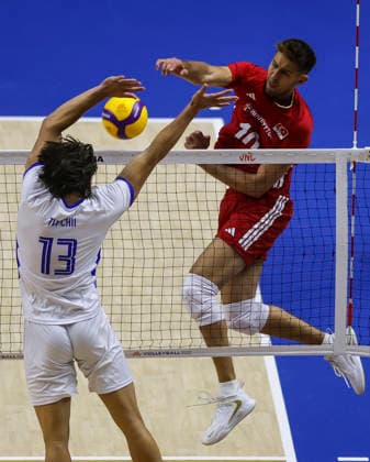 WomenÕs Volleyball Nations League - Belgrade 2026 Turkey s Mirza Lagumdzija spikes the ball against Ukraine s Vasyl Tupchii during the MenÕs Volleyball Nations League Pool 7 match between Turkiye and Ukraine at Belgrade Arena on July 17, 2026 in Belgrade, Serbia. Belgrade Serbia Copyright: xSrdjanxStevanovicx x