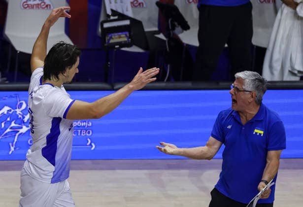 WomenÕs Volleyball Nations League - Belgrade 2026 Ukraine s head coach Raul Lucio Lozano and Ukraine s Vasyl Tupchii react during the MenÕs Volleyball Nations League Pool 7 match between Turkiye and Ukraine at Belgrade Arena on July 17, 2026 in Belgrade, Serbia. Belgrade Serbia Copyright: xSrdjanxStevanovicx x