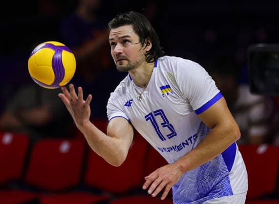 WomenÕs Volleyball Nations League - Belgrade 2026 Ukraine s Vasyl Tupchii serves the ball during the MenÕs Volleyball Nations League Pool 7 match between Turkiye and Ukraine at Belgrade Arena on July 17, 2026 in Belgrade, Serbia. Belgrade Serbia Copyright: xSrdjanxStevanovicx x